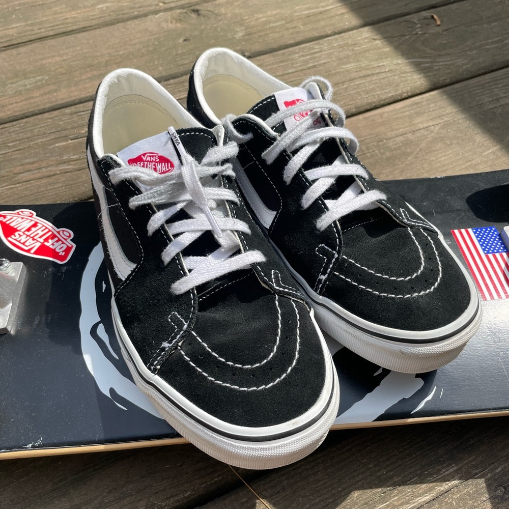 Vans Black and White Sneakers Iconic Skate Design - Picture 3 of 7